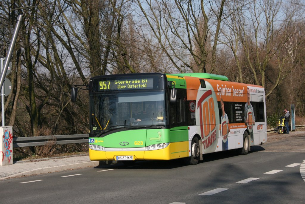STOAG 623 (OB ST 9623) mit Werbung fr EVO TOB Tarife.
Aufgenommen auf der Ripshorsterstr. in Oberhausen am 8.3.2010. 