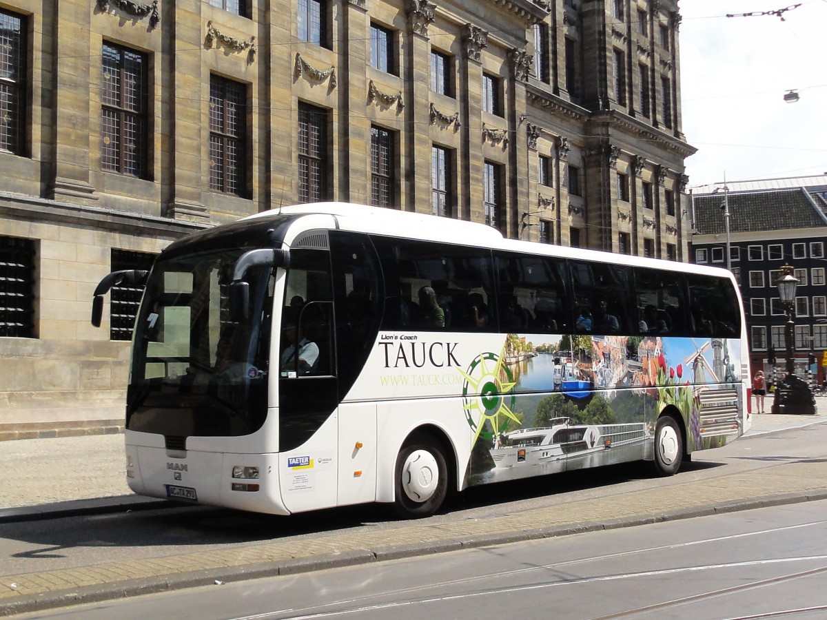 MAN Lions Coach von Tauck Reisen / BRD im Juli 2014 in Amsterdam