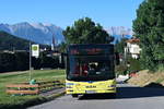 MAN Lions City dreiachsig, Bus I-242IVB der Innbus Regionalverkehr (einer Tochtergesellschaft der Innsbrucker Verkehrsbetriebe) als Linie 590a an der Haltestelle Mieders Hinterhochegg.