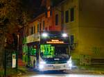 Graz. In der Nacht vom 7. auf den 8. Oktober, fand die österreichweite Lange Nacht der Museen statt. Im Zuge dessen ist hier der Wagen 940 der Graz Linien in Mariatrost zu sehen.