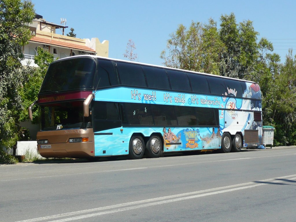 08.05.11,Neoplan in Stalis auf Crete/Greece.