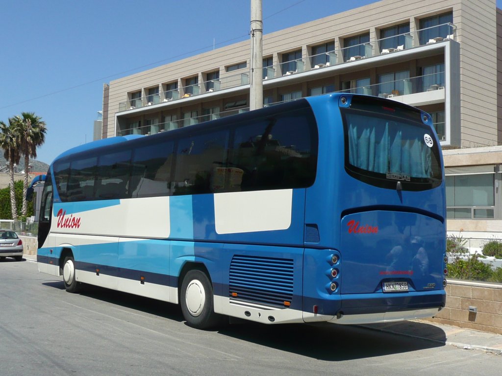 08.05.11,Neoplan in Stalis auf Crete/Greece.