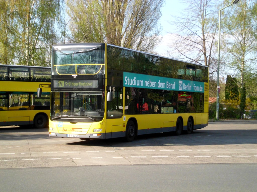  MAN Lion's City DD (Doppelstock) auf der Linie 120 nach Hauptbahnhof an der Haltestelle Mrkisches Viertel Wilhemsruher Damm.(28.4.2013)