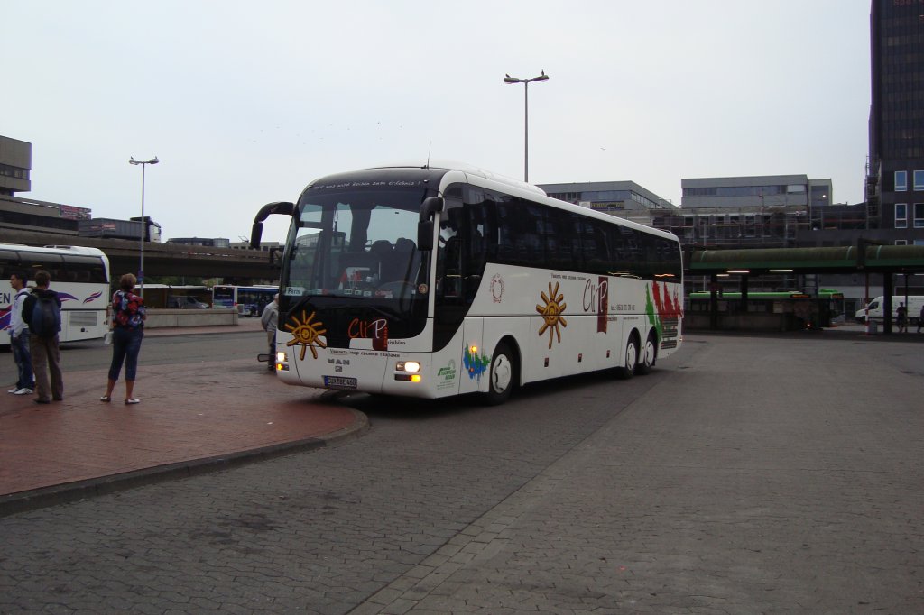 MAN Reisebus in Hannover/ZOB,am 11.08.09.