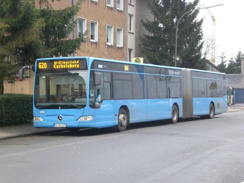  Mercedes-Benz O 530 II (Citaro Facelift) auf der Linie 620 nach Wuppertal-Elberfeld Kuckelsberg am Bahnhof Wuppertal-Ronsdorf.(2.1.2013) 