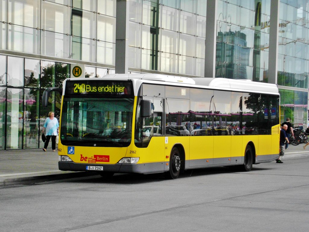  Mercedes-Benz O 530 II (Citaro Facelift) auf der Linie 240 am Ostbahnhof.(15.6.2013) 