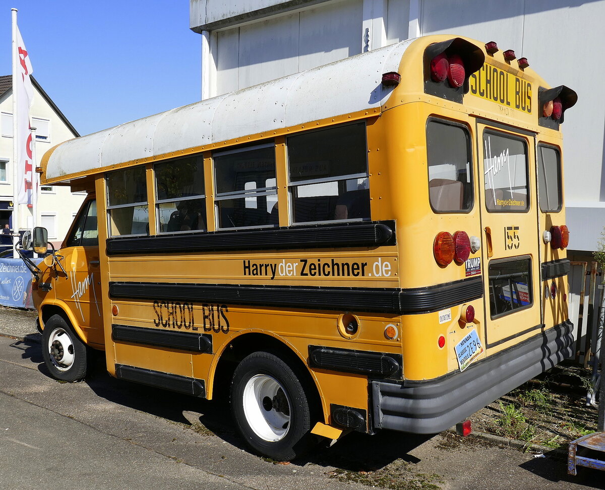 Chevrolet G30, US-amerikanischer School Bus, Heckansicht, Sept.2024