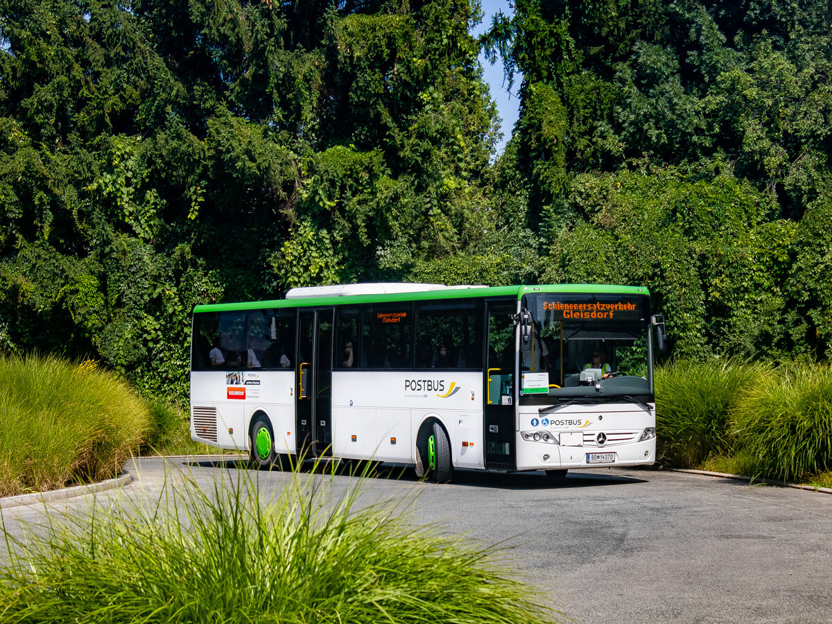 Graz. Der Postbus BD 14370 erreicht hier am 29.07.2024 als SEV530 die Station Graz Don Bosco.