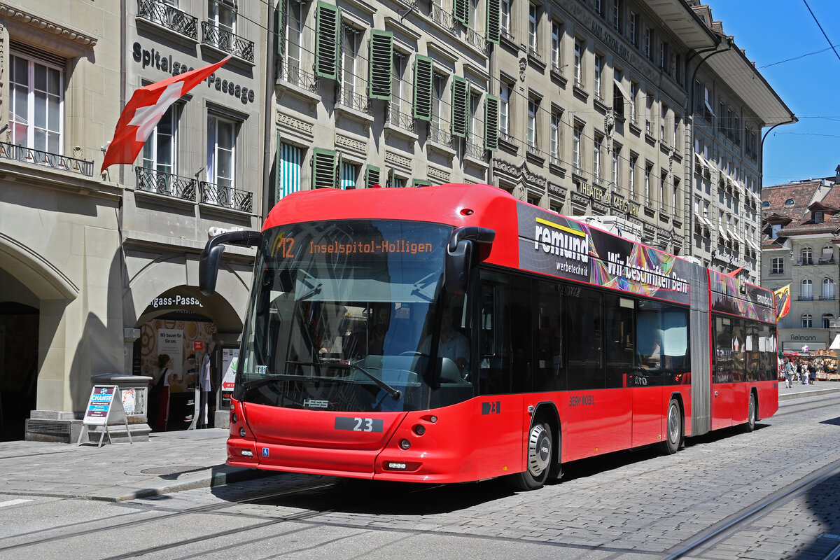 Hess Trolleybus 23, auf der Linie 12, bedient am 09.07.2024 die Haltestelle Bärenplatz. Aufnahme Bern.