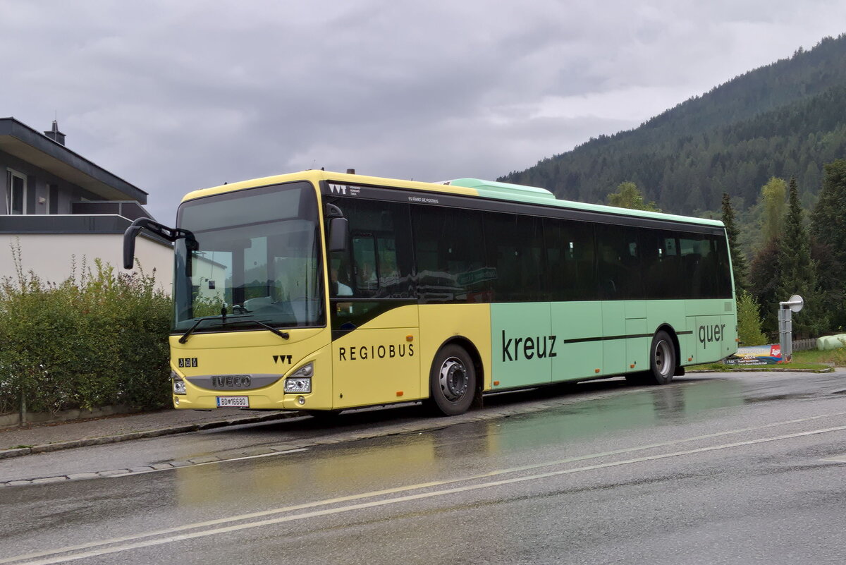 Iveco-Irisbus Crossway von Postbus (BD-16680), abgestellt an der Haltestelle Axams Hoadlstraße. Aufgenommen 11.9.2024.