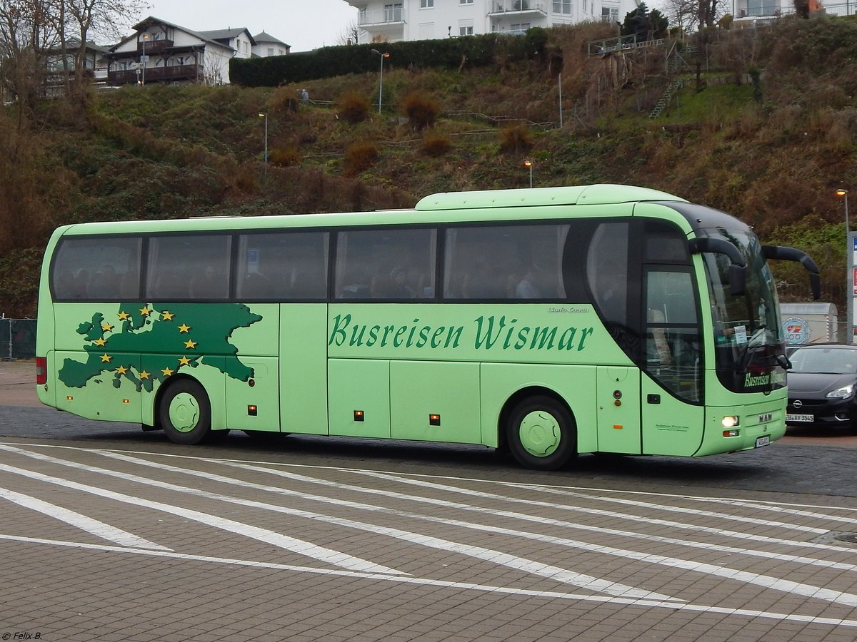 MAN Lion's Coach von BusBetriebe Wismar aus Deutschland im Stadthafen Sassnitz am 31.12.2017