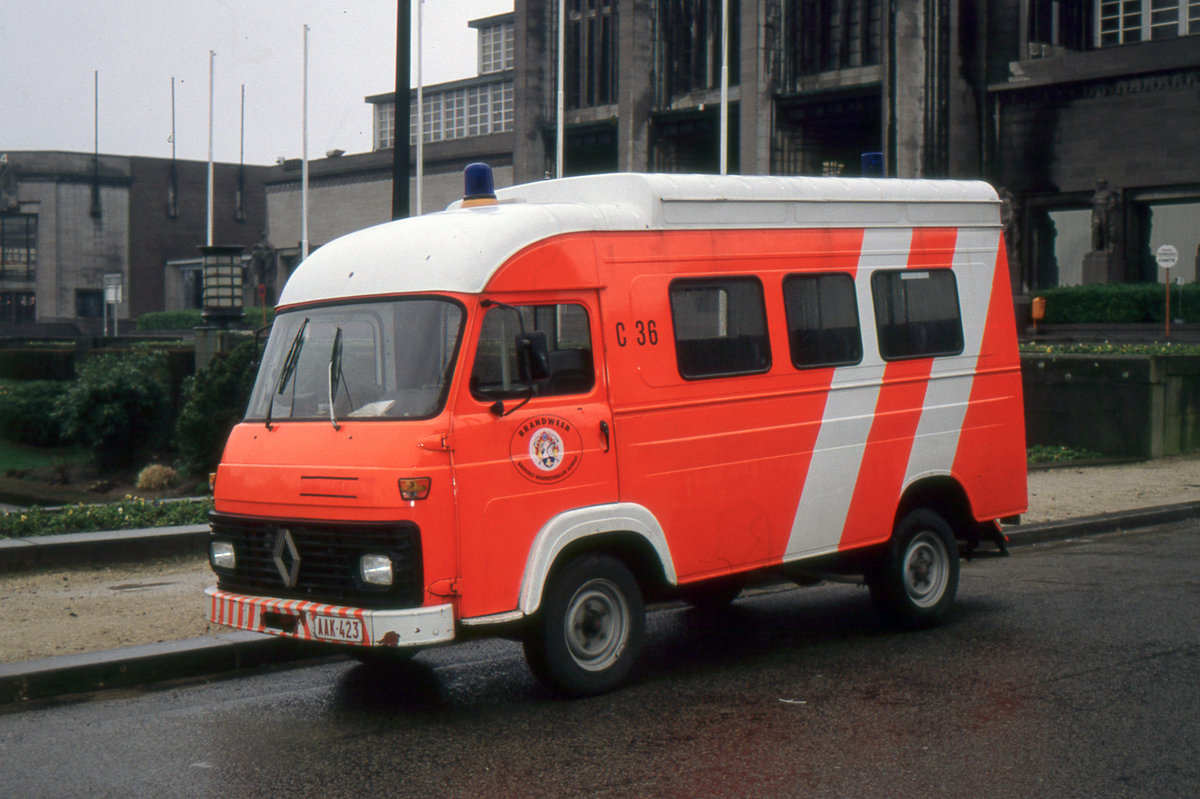 Mannschaftswagen Renault der Berufsfeuerwehr Brussel 