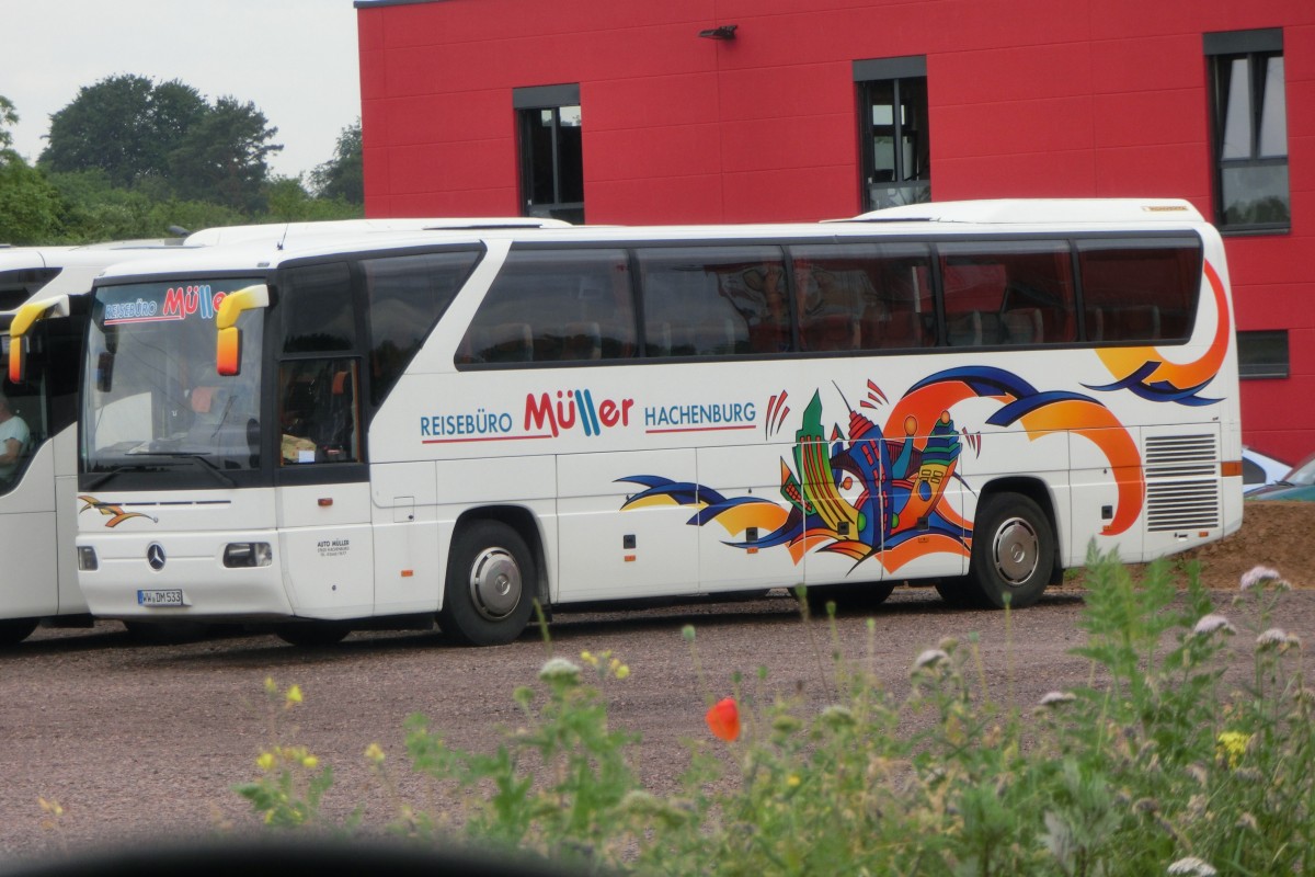 Mercedes Benz 0 350 Tourismo von Müller Hachenburg am 29.05.2015 in Landau/Pfalz