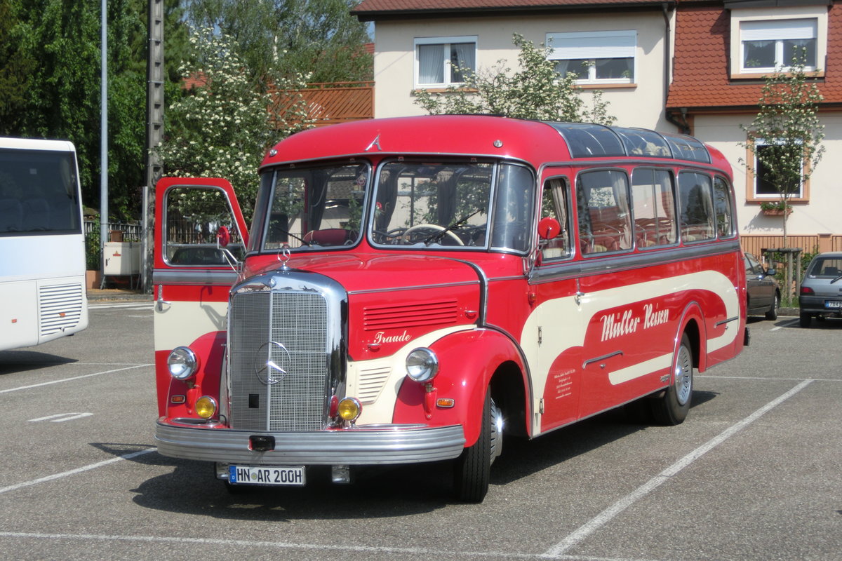 Mercedes Benz 0 3500 von Müller Reisen am 05.05.2018 in Wissembourg (F)