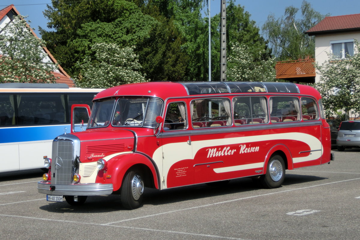 Mercedes Benz 0 3500 von Müller Reisen am 05.05.2018 in Wissembourg (F)