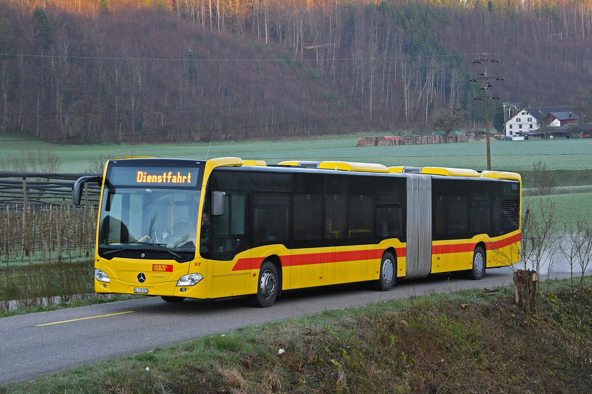 Mercedes Citaro 97 der BLT, fährt am 20.03.2024 als Dienstfahrt zur Haltestelle Lampenberg -Ramlinsburg. Aufnahme Basel Land.