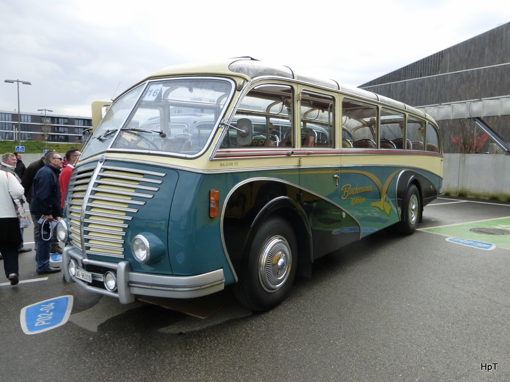  Oldtimer Saurer auf einem Parkplatz eines Einkauf Center in Bern Brünnen am 25.10.2014