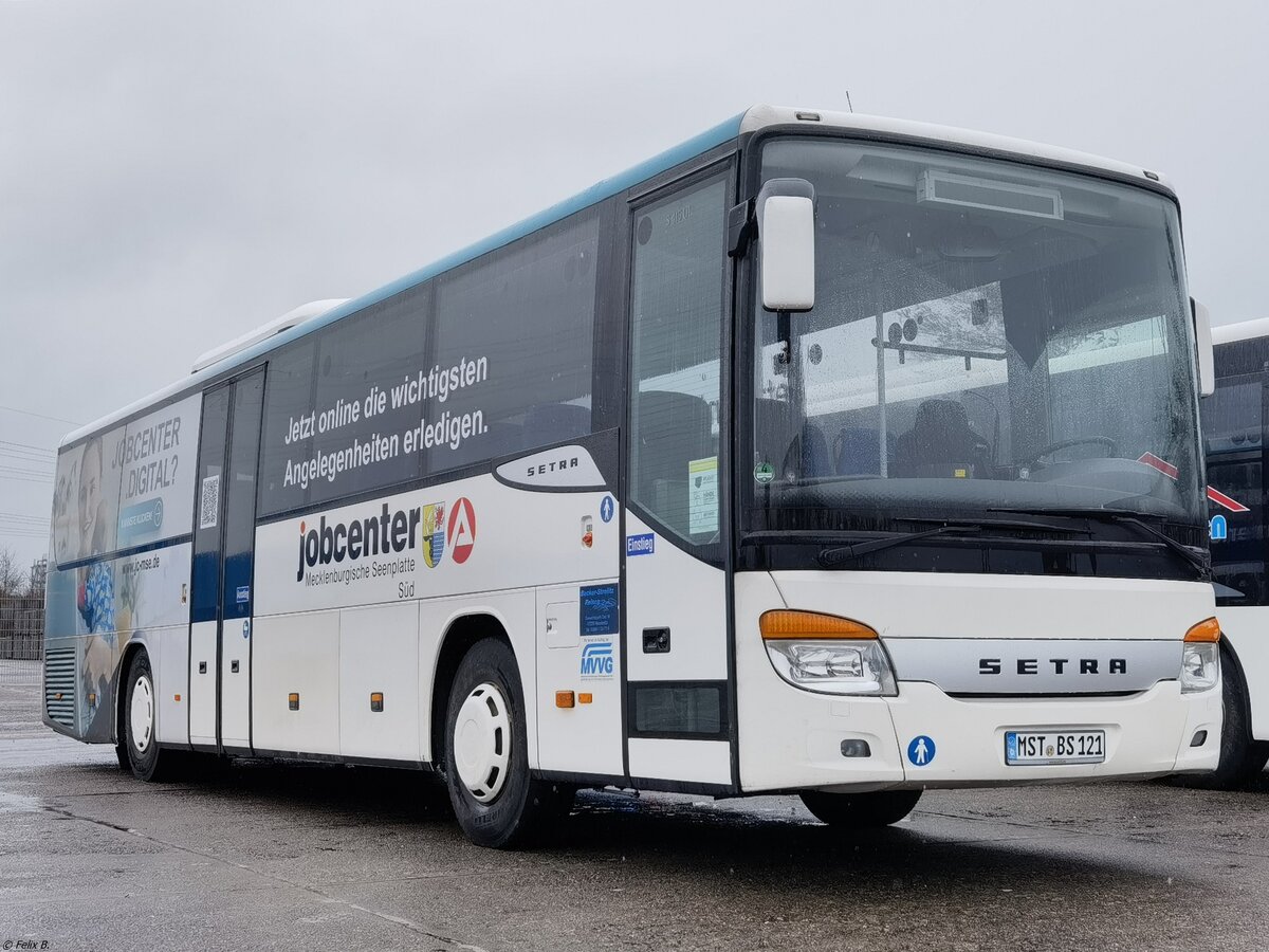 Setra 415 UL von Becker-Strelitz Reisen aus Deutschland in Neubrandenburg am 16.02.2022