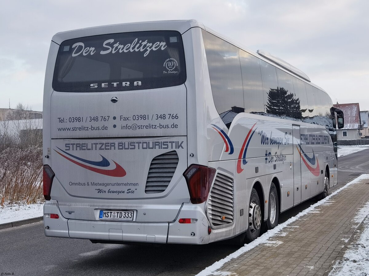 Setra 517 HD von Strelitzer Bustouristik aus Deutschland in Neustrelitz am 17.12.2022