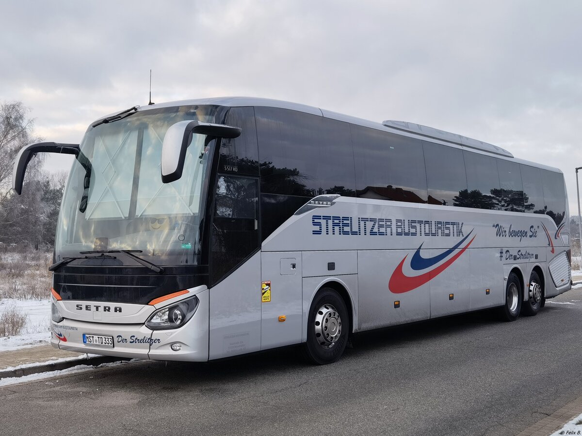 Setra 517 HD von Strelitzer Bustouristik aus Deutschland in Neustrelitz am 17.12.2022