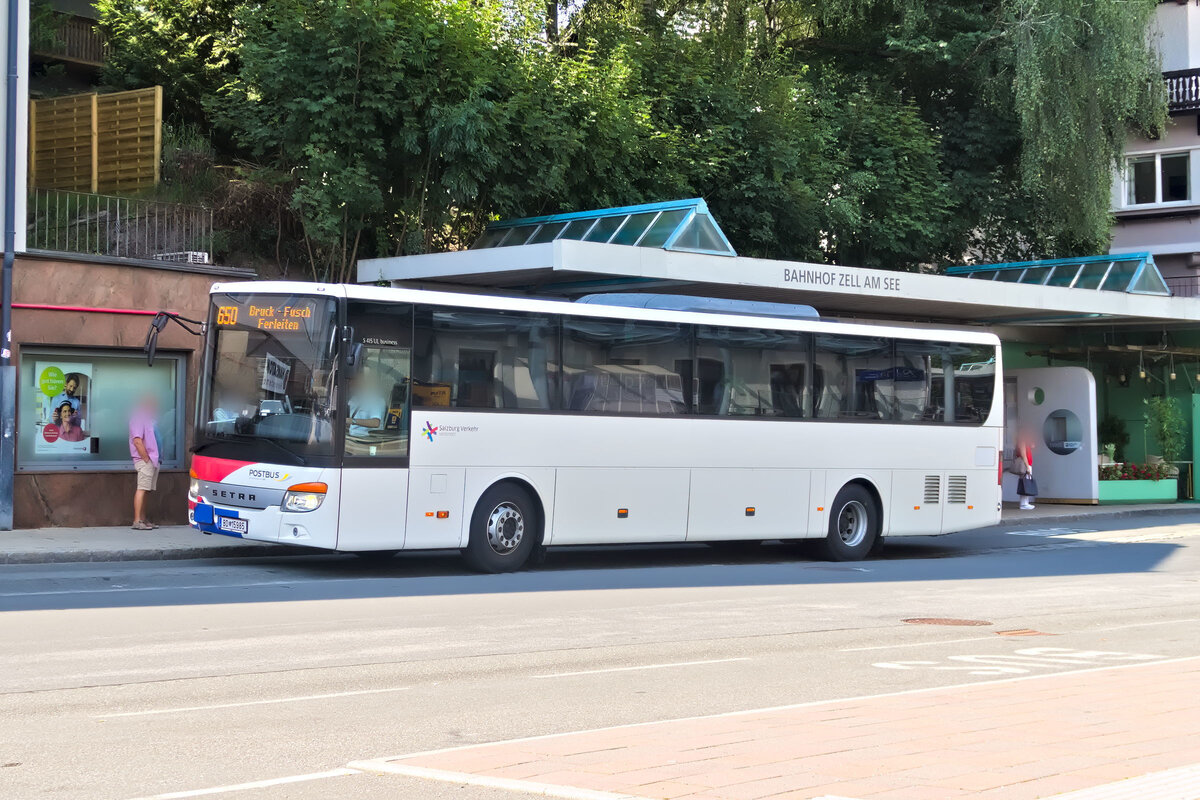 Setra S 415 UL business von Postbus (BD-15985) als Linie 650 am Bhf. Zell am See. Aufgenommen 18.7.2024.