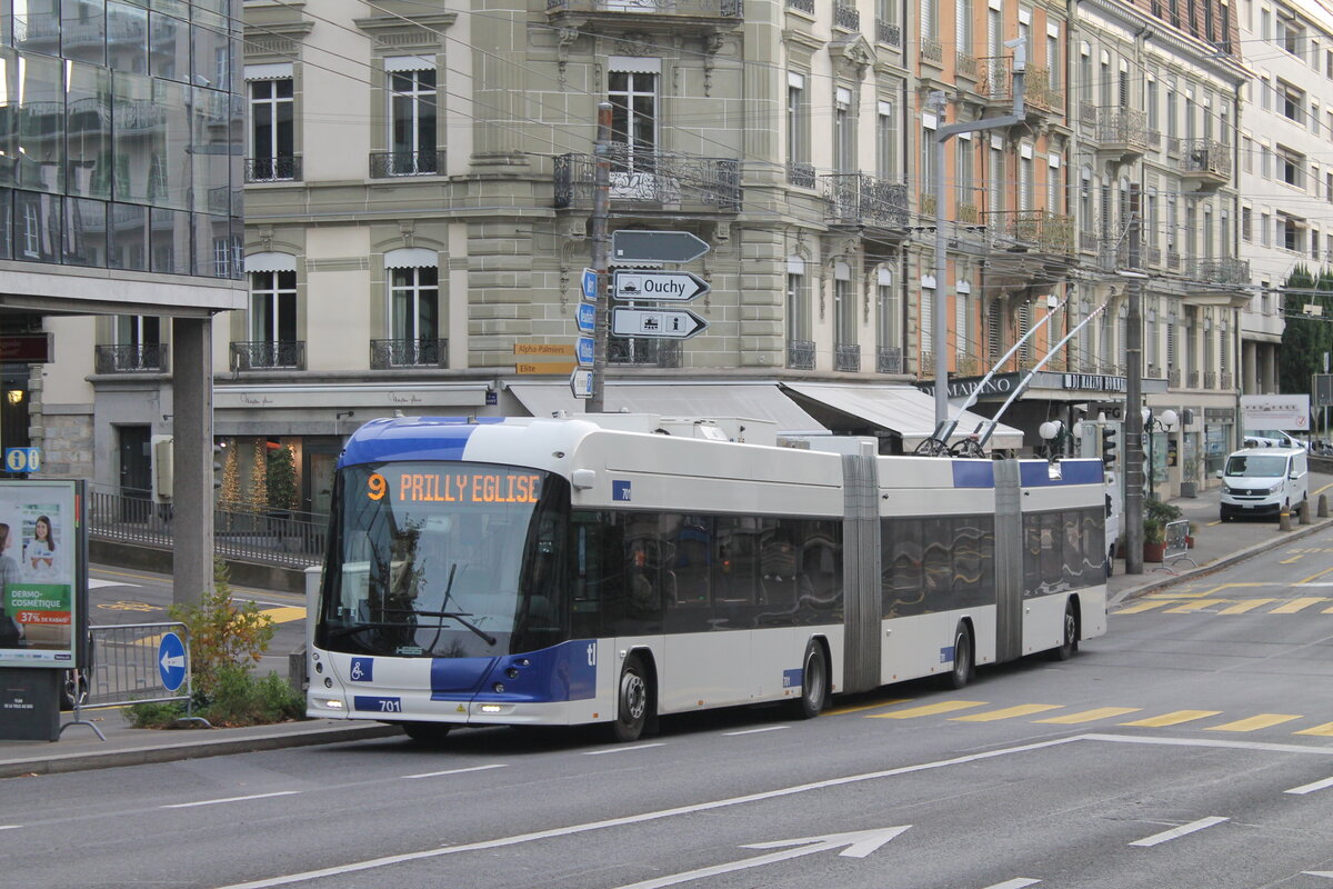 tl Nr. 701 (Hess lighTram®25) am 24.11.2024 in Lausanne, Georgette