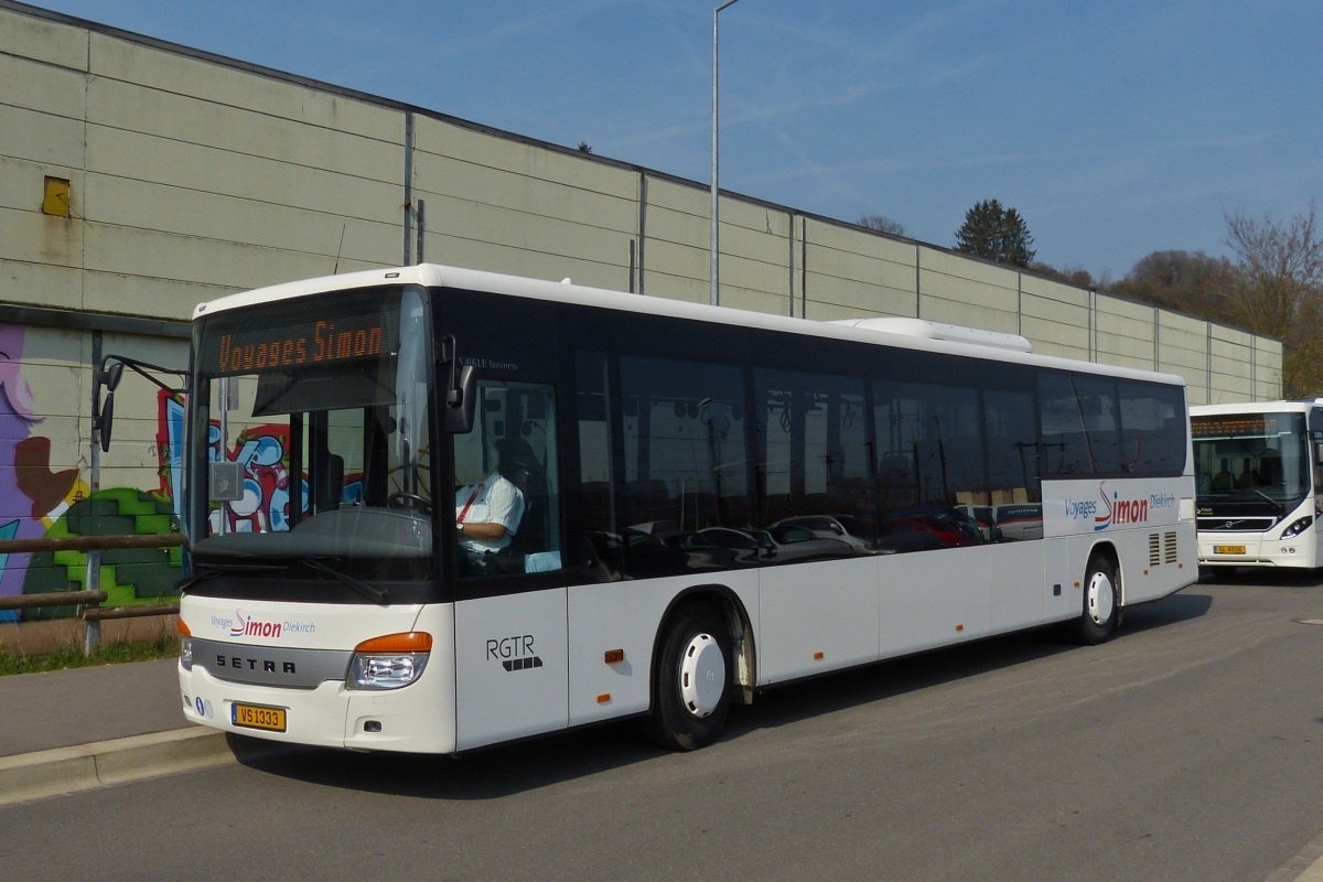 VS 1333 Setra S 416 LE von Voyages Simon, erreicht am 23.03.2019 seine Endstation den Busbahnhof II in Ettelbrück. 