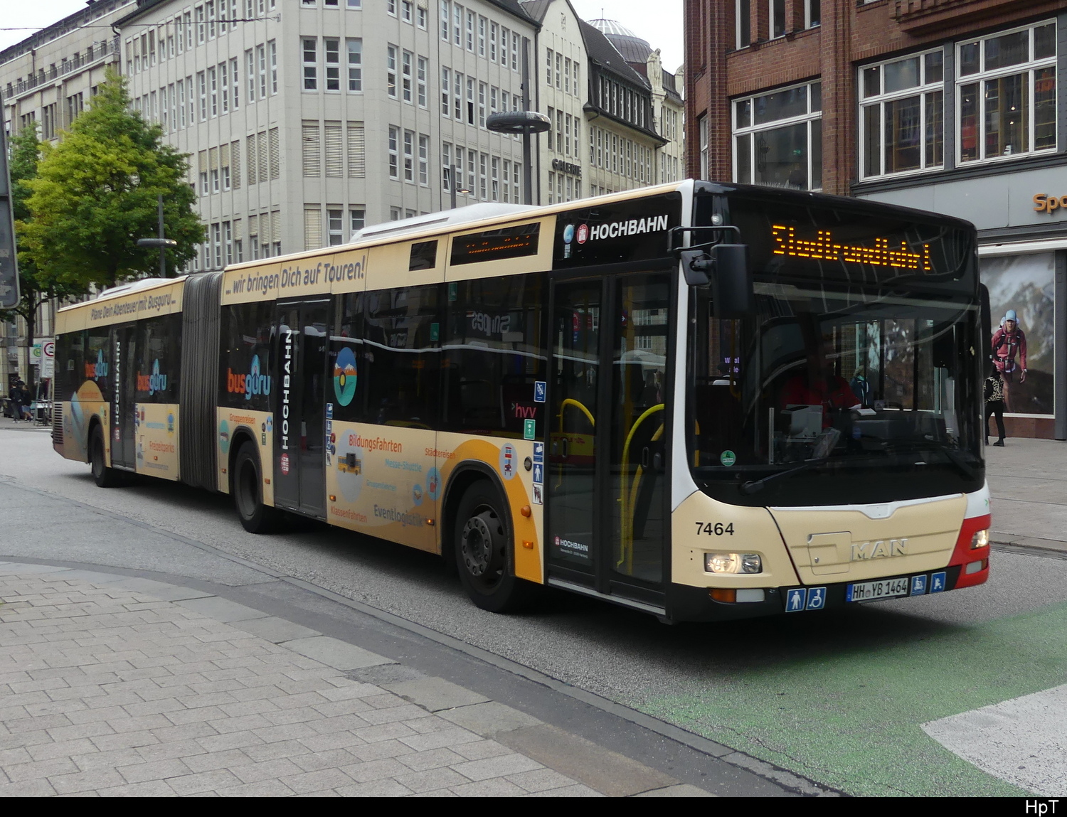 Hamburg HHA - Man Lion`s City Nr.7464  HH.YB 1464 mit Werbung unterwegs in der Stadt Hamburg am 2024.09.17