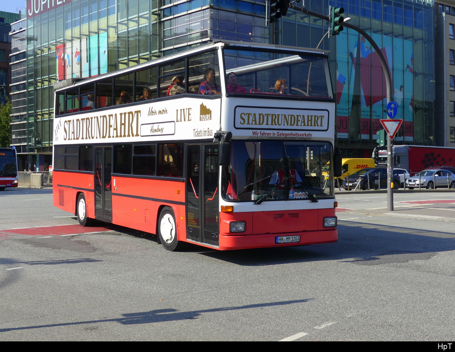 Hamburg Stadtrundfahrt - Doppelstock Bus MAN HH.MM 1203 unterwegs in der Stadt Hamburg am 2024.09.17