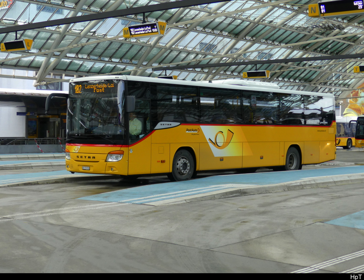 Postauto - Setra S 415 H  GR 179705 in der Postautostation im Bhf. Chur am 2024.11.24