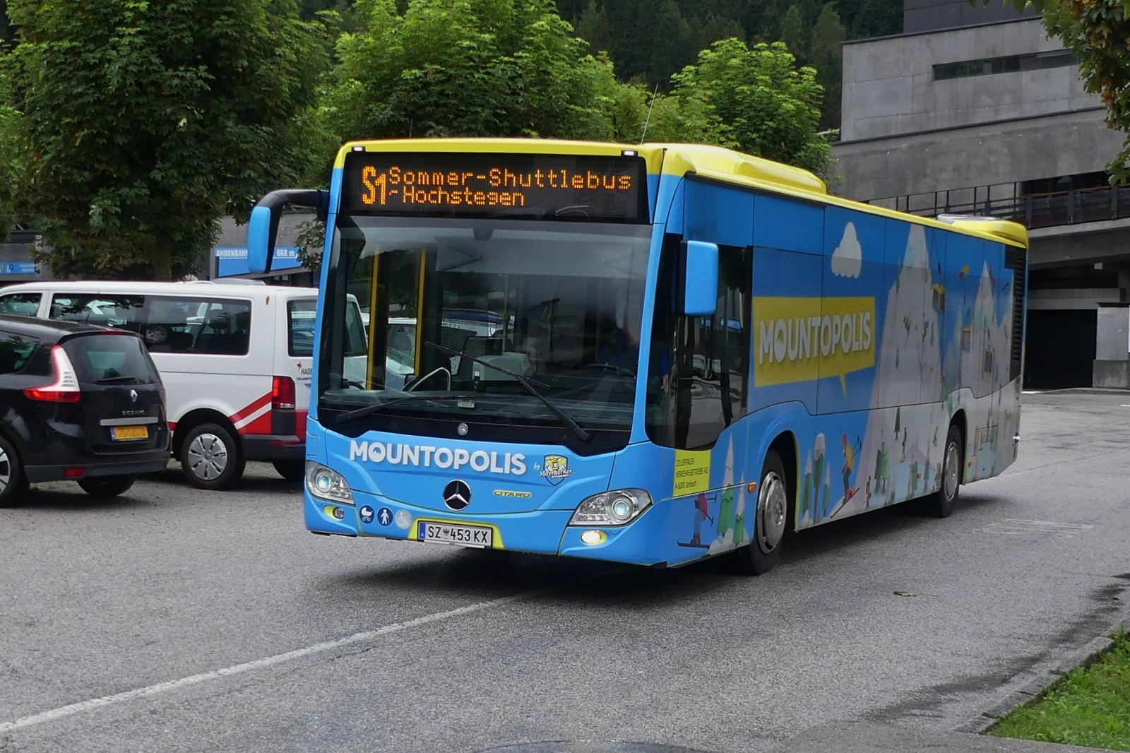 SZ 453 KX, Mercedes Benz Citaro, aufgenommen auf dem Parkplatz der Ahornbahn in Mayrhofen. 08.2024