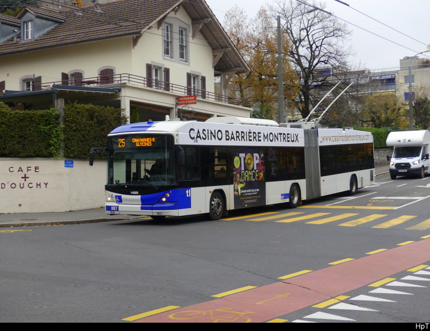 tl - Hess Trolleybus Nr.887 unterwegs auf der Linie 25 in Lausanne am 2024.11.30