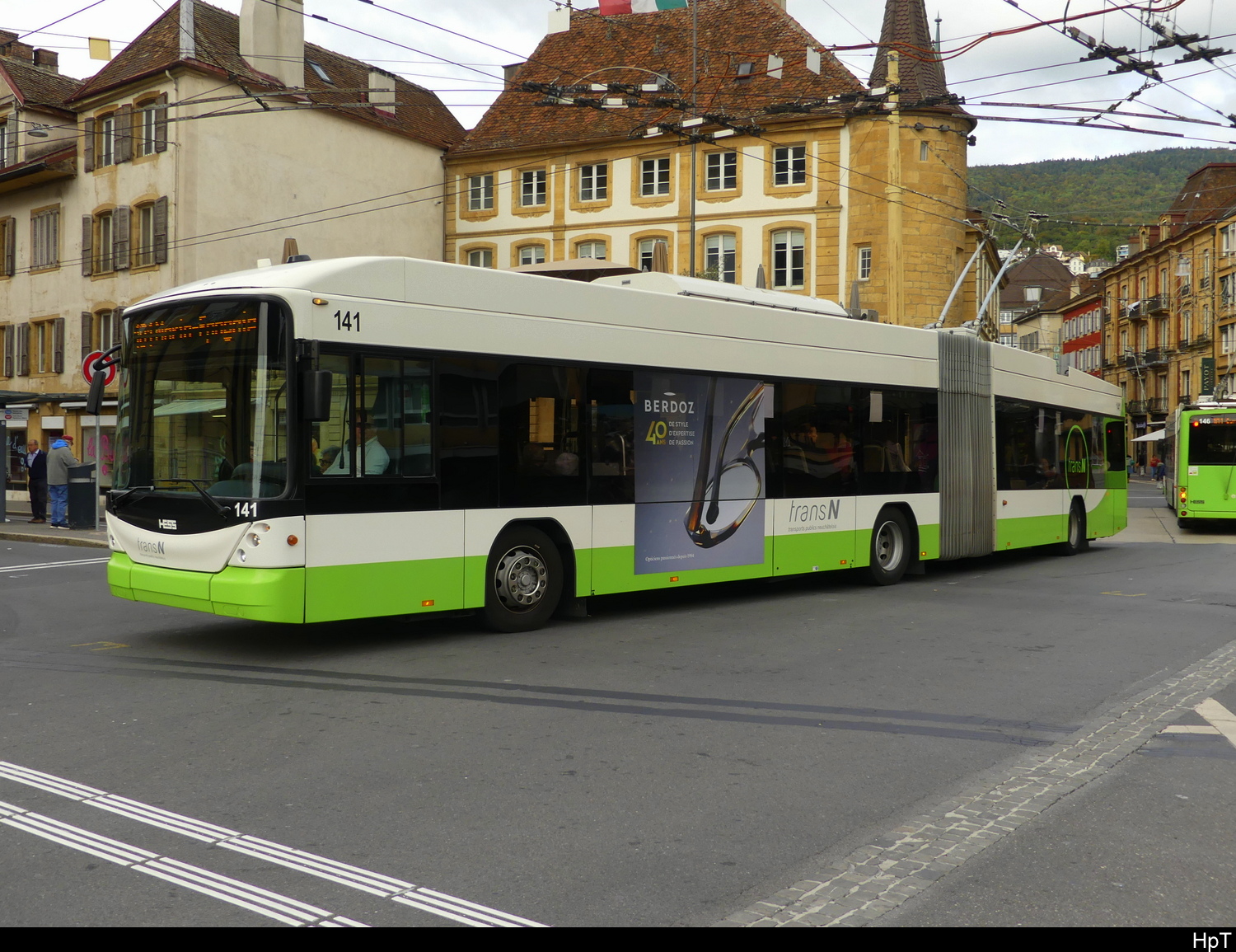 TransN - Hess Trolleybus Nr.141 unterwegs auf der Linie 101 in der Stadt Neuchâtel am 2024.10.03