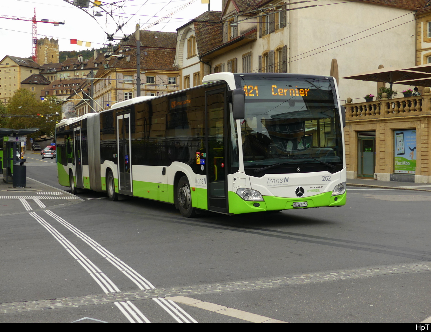 TransN - Mercedes Citaro Nr.262 unterwegs auf der Linie 421 in der Stadt Neuchâtel am 2024.10.03