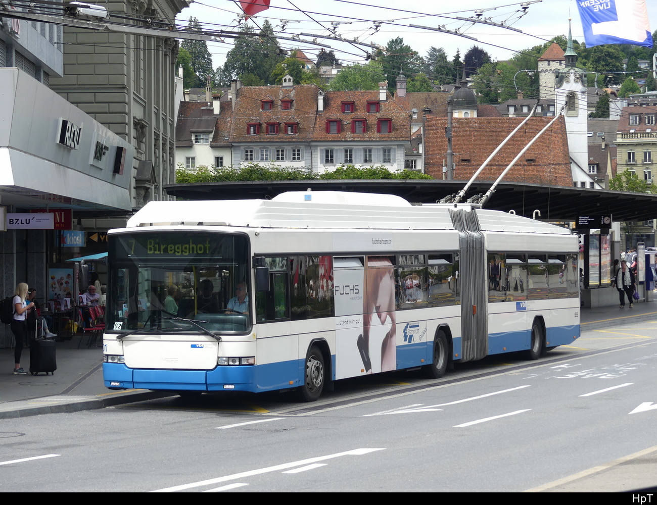 VBL - Hess Trolleybus  Nr.201 unterwegs auf der Linie 7 in Luzern am 27.07.2023