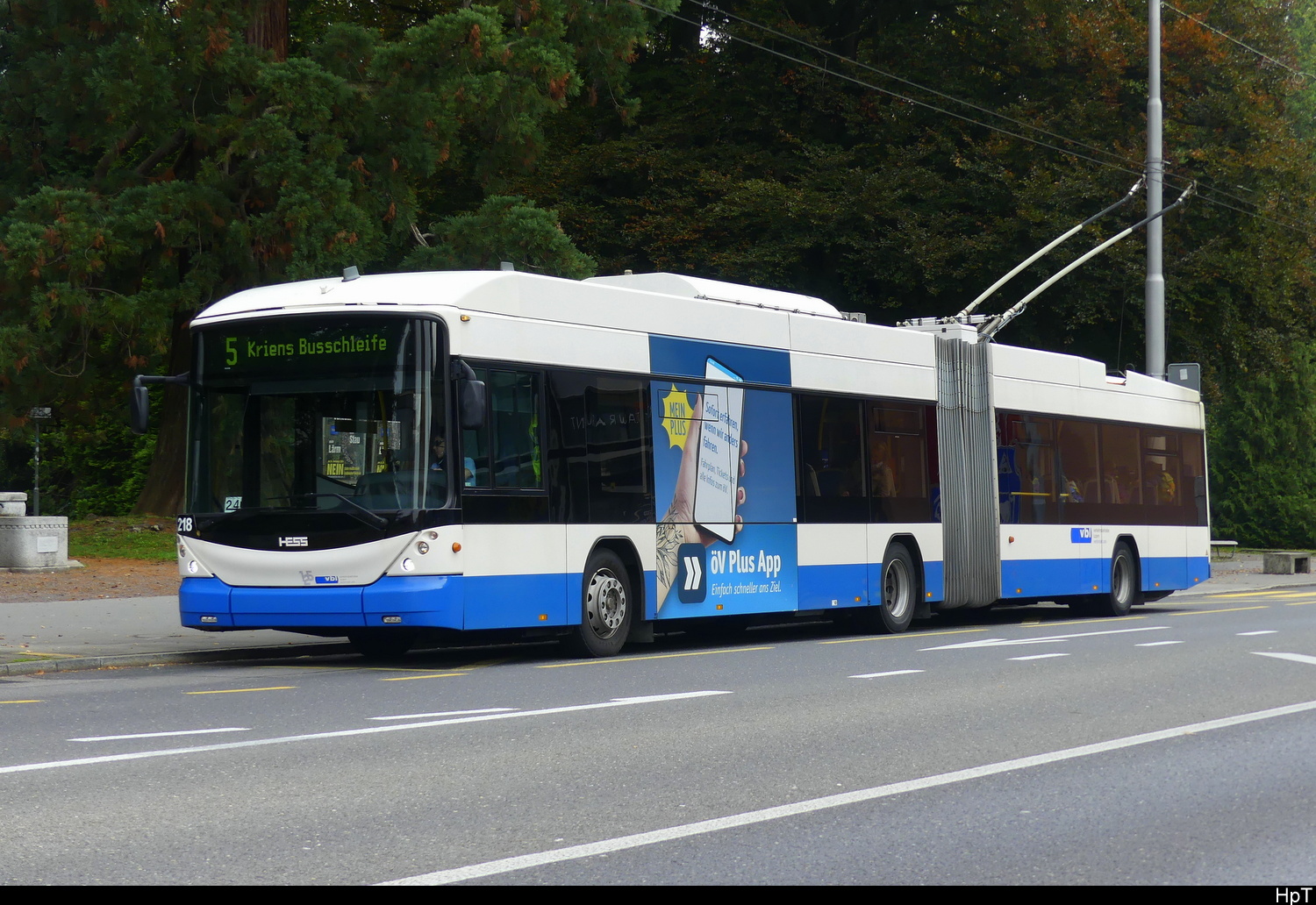 VBL - Hess Trolleybus Nr.218 unterwegs auf der Linie 5 in Kriens am 2024.10.21