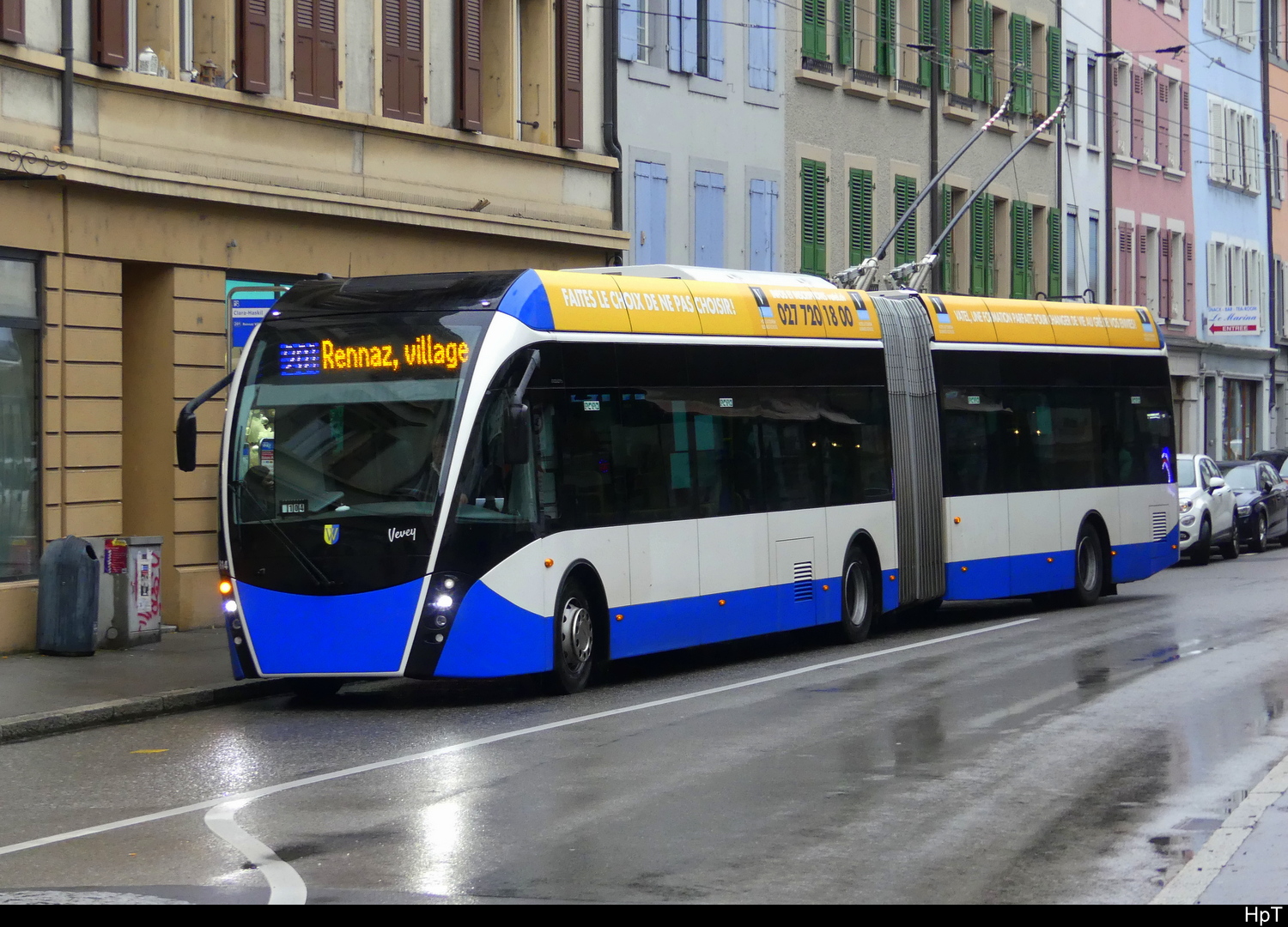 VMCV - VanHool Trolleybus Nr.814 unterwegs auf der Linie 201 in Vevey am 2024.12.14