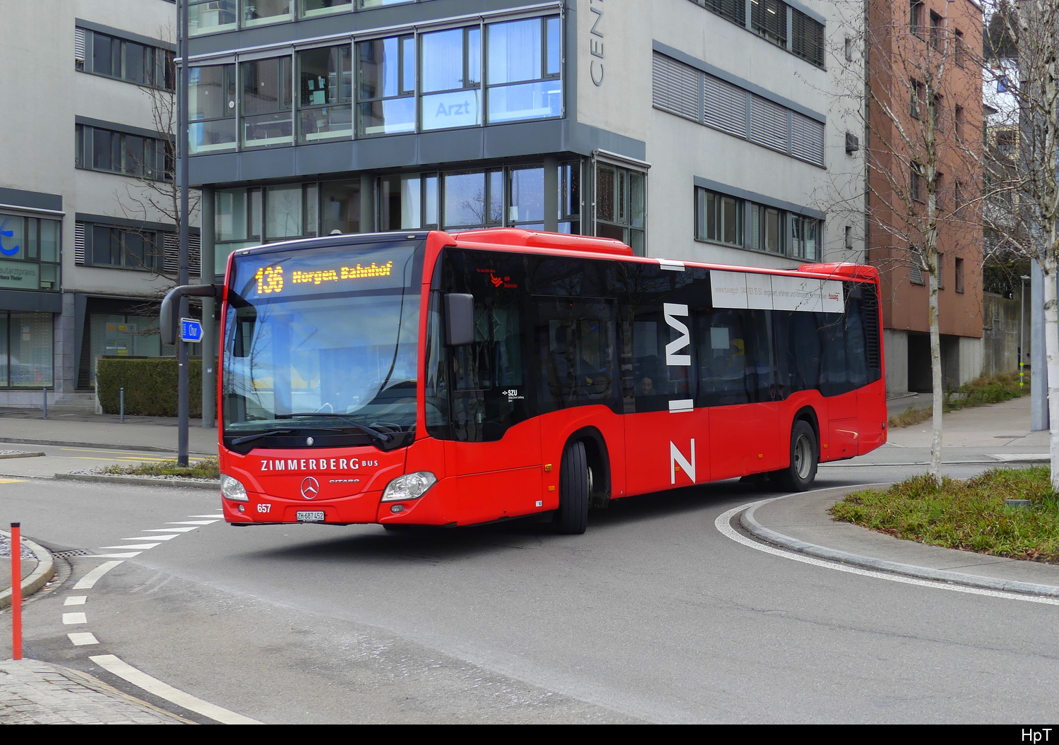 Zimmerberg Bus - Mercedes Citaro Nr.657  ZH 687452 unterwegs auf der Linie 136 in Horgen am 2024.12.21