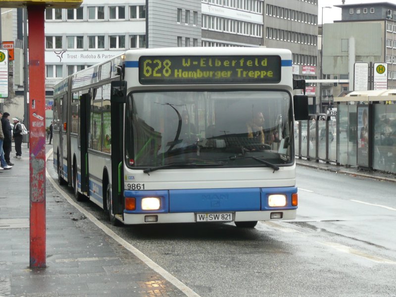 23.01.09,MAN der WSW Nr.9861,Wuppertal Hbf.