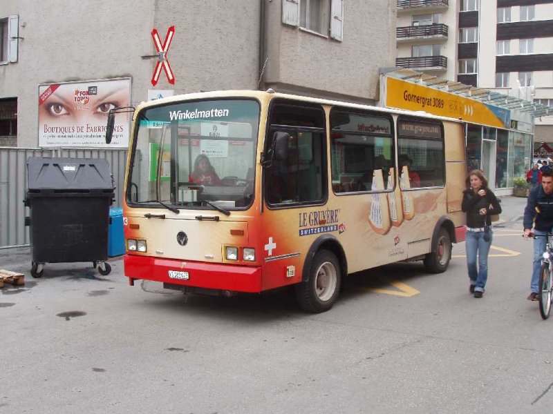 Elektrobus der Linie Winkelmatten in Zermatt