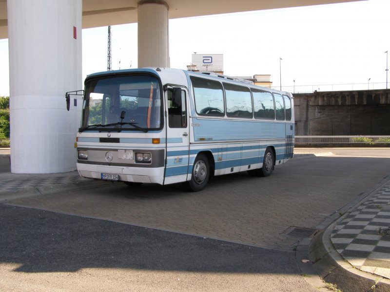 Frhlichreisen O303 in Ludwigshafen.