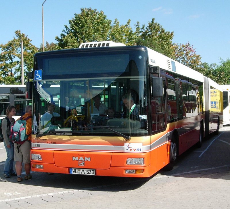 Gelenkbus auf der Ausstellung in Frth.