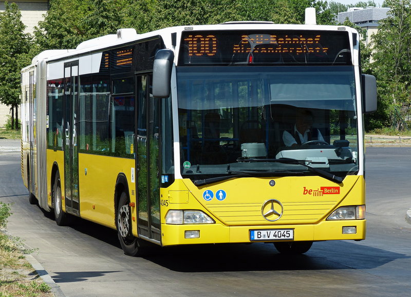 Mb Citaro G Der Bvg B V 4045 In Der Hertzallee Berlin Im Mai 16 Bus Bild De