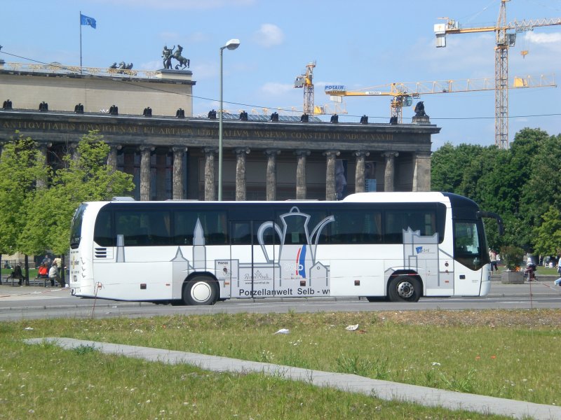 Neoplan Euroliner am Lustgarten.