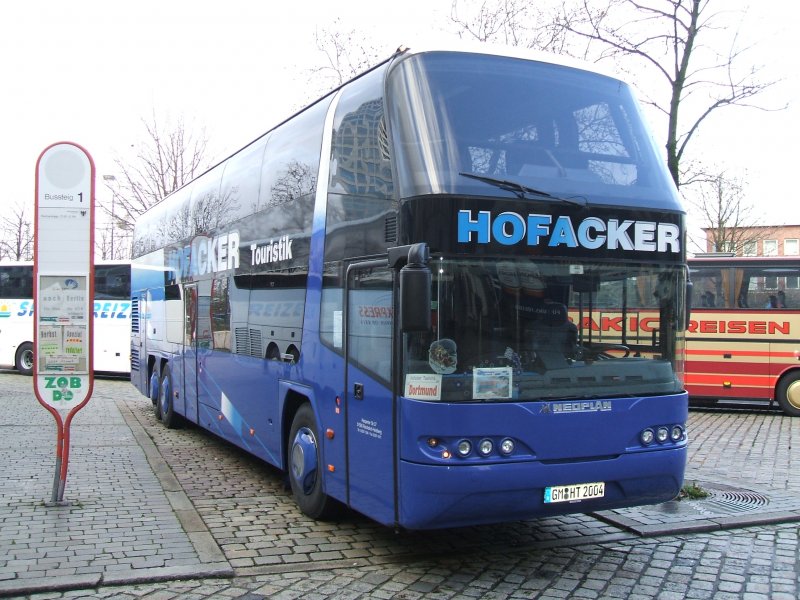 Neoplan Skyliner,von Hofacker Touristik,(09.12.2007)