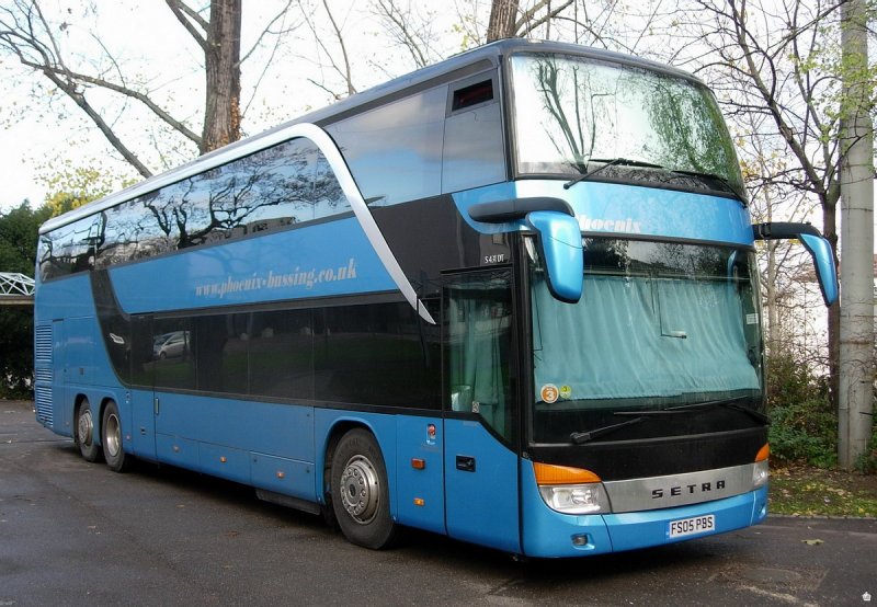 Orchesterbus bei der Liederhalle Stuttgart.