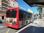 Mercedes-Benz eCitaro, Wagen 1007, Vectalia Mia, bedient die Haltestelle Puerta del Mar als Linie 2 in Alicante am 01.10.2024