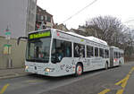 Mercedes Citaro 726 mit der Werbung für Energie Schweiz.ch wartet am 23.02.2013 an der Haltestelle Spalentor.