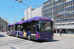 Volvo Hybridbus 239 MOONLINER, auf der Tramersatz Linie 8A, fährt am 09.07.2024 zur Endstation beim Bahnhof Bern.