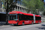 Volvo Hybridbus 225, auf der Tramersatz Linie 8A, fährt am 09.07.2024 durch die Bundesgasse. Aufnahme Bern.